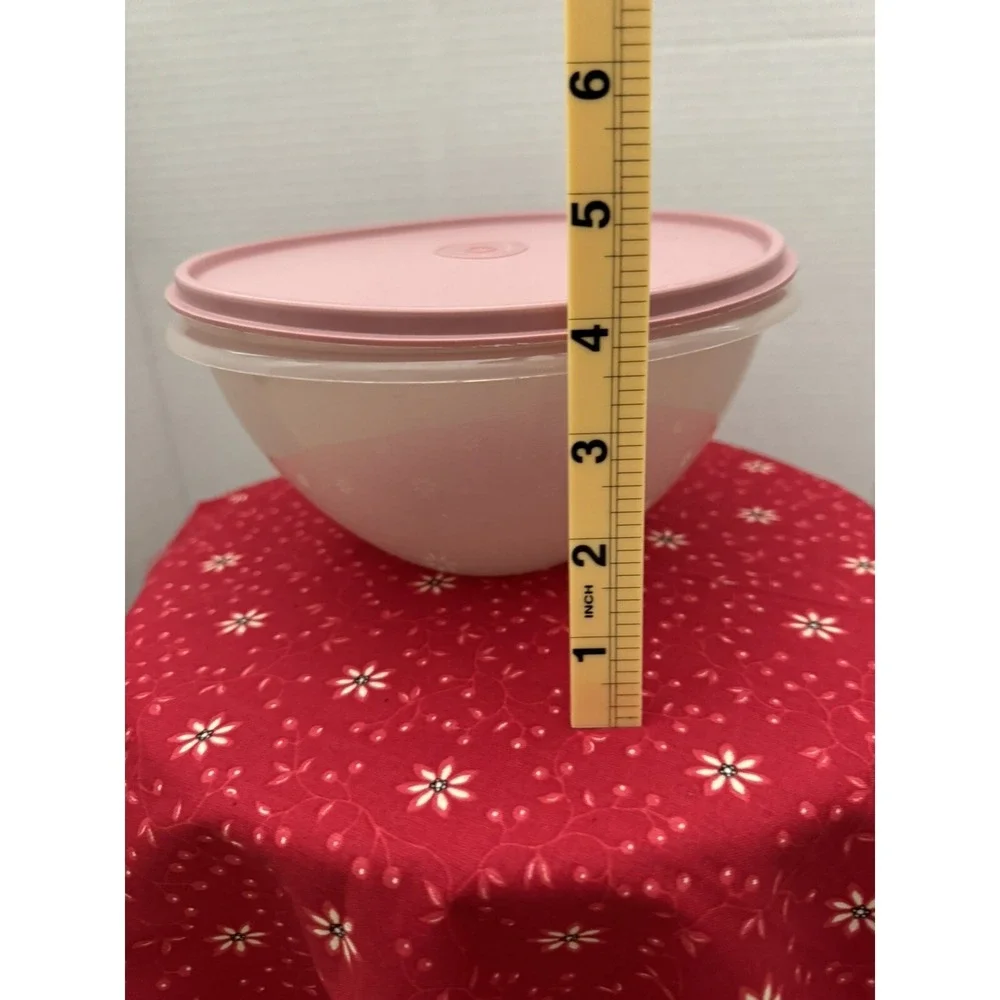 Tupperware Frosted Clear Pink Lid Mixing Storage Bowl Snowflake Pattern 7.5 Inch